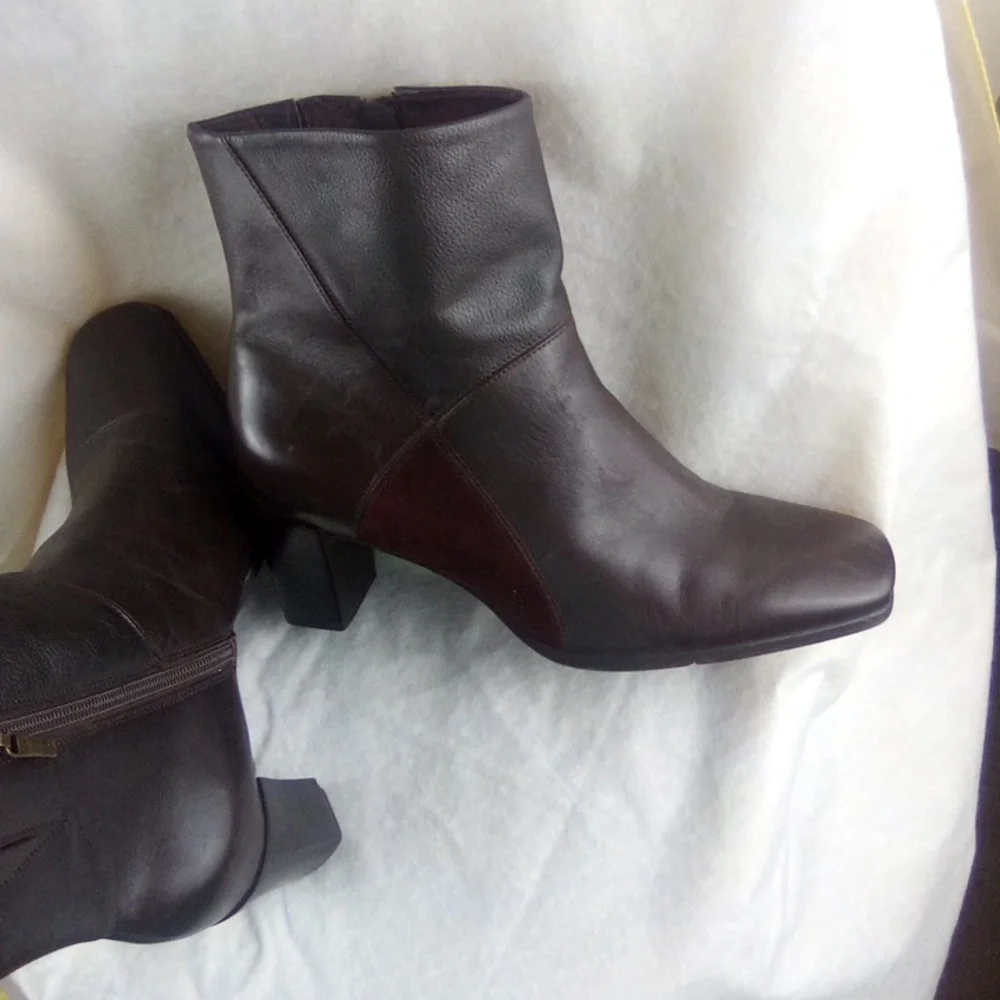 EASY SPIRIT BOOTS - Picture 7 of 9